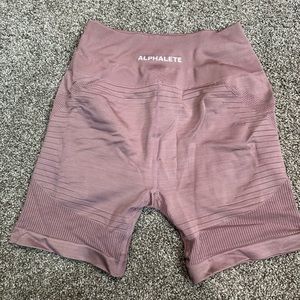 Alphalete ozone shorts medium in mauve color